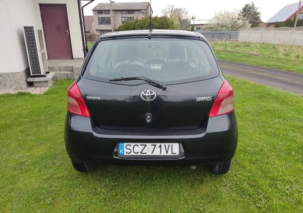 Toyota Yaris cena 6800 przebieg: 238000, rok produkcji 2006 z Szubin małe 29